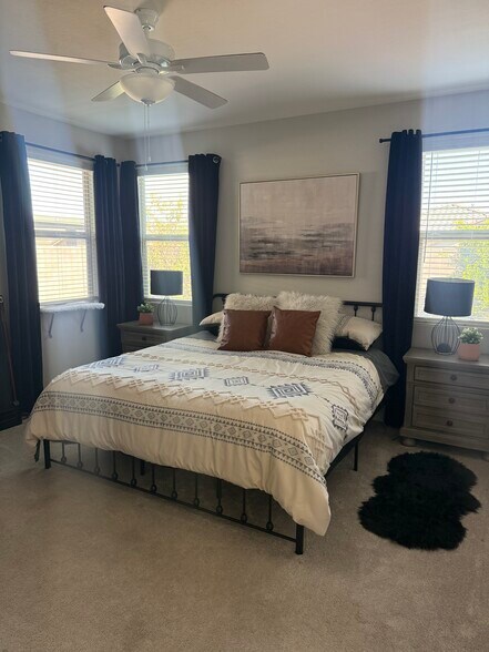 Building Photo - 3552 W Dreamy Draw Dr