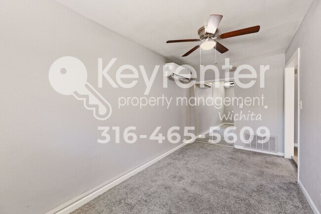 Building Photo - Cute 1 bedroom guesthouse in a great neighborhood, close to Wesley Hospital and local restaurants!
