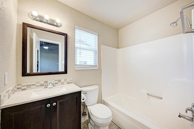 Building Photo - 1502 Sagebrush Dr