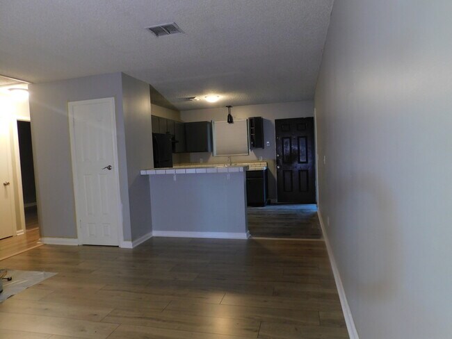 Building Photo - 5327 Westchase Ct