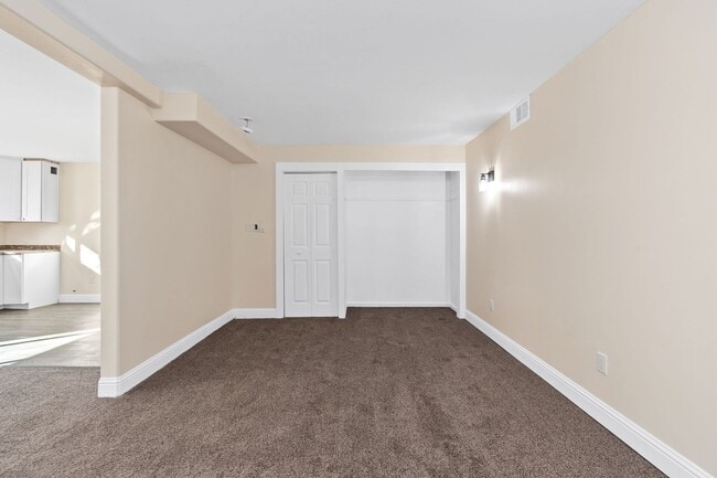 Building Photo - 1543 Estee Ave