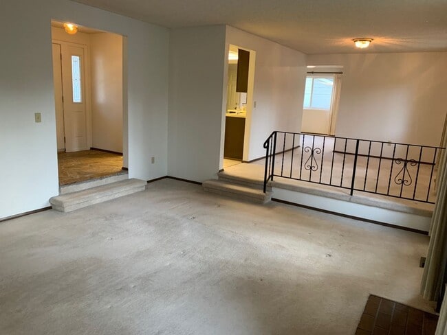 Building Photo - Spacious 3 bed 2 bath rambler home in Boulevard Lane, Renton