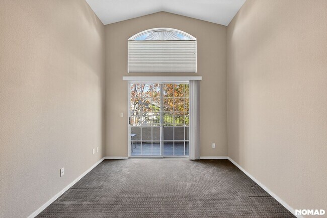 Building Photo - Well-maintained  2BR Condo in Englewood