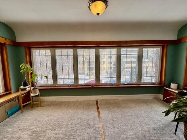 Building Photo - 4 bedroom in CHICAGO IL 60660
