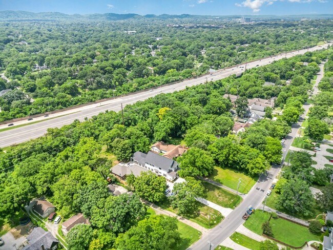 Building Photo - 909B Gale Ln