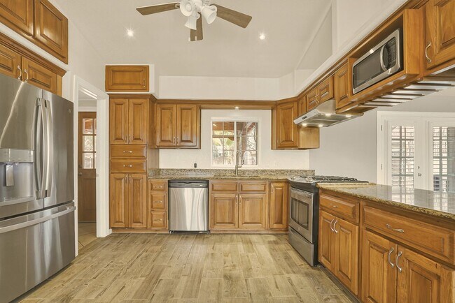 Building Photo - Upper Valley 3 Bedroom 2 Bath