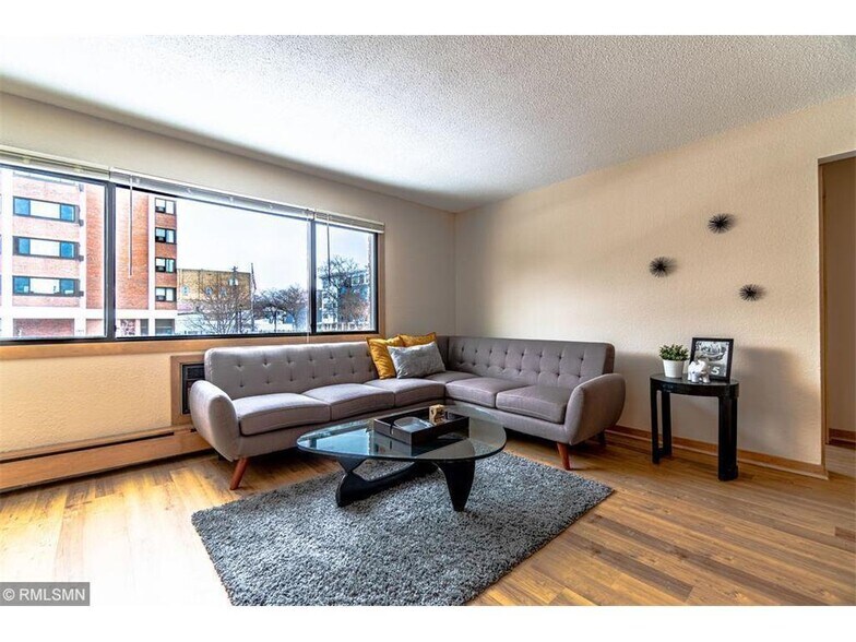 Building Photo - 2532 1st Ave S