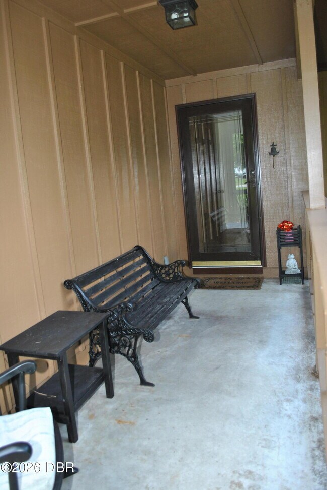 Building Photo - 5590 Lancewood Cir S