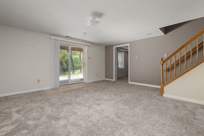 Building Photo - 1293 Kennebec Rd
