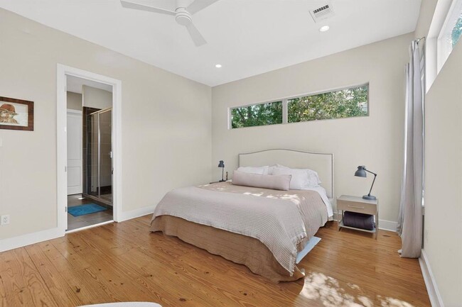 Building Photo - 807 W Gibson St