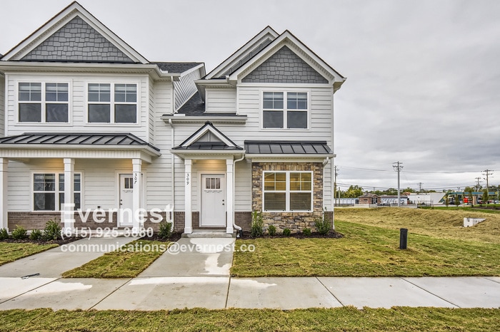 Primary Photo - 130 Carver Ln