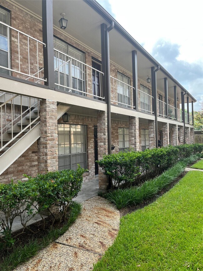 Building Photo - 811 Wax Myrtle Ln