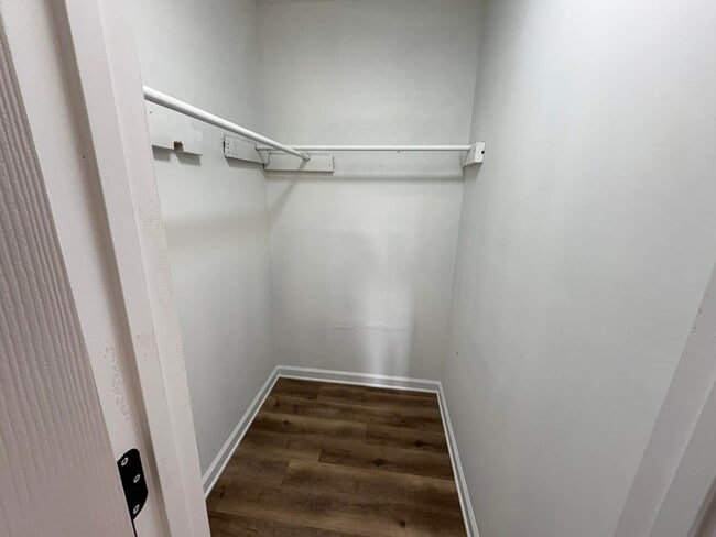 Building Photo - 213 Poplar St