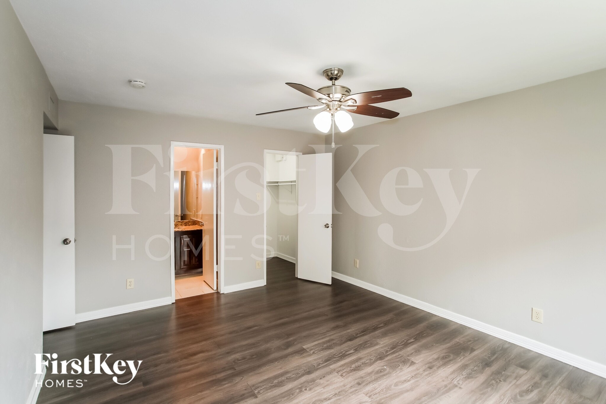 Building Photo - 1835 Tree Line Dr