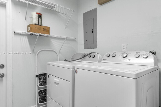 Building Photo - 7125 SW 93rd Ct