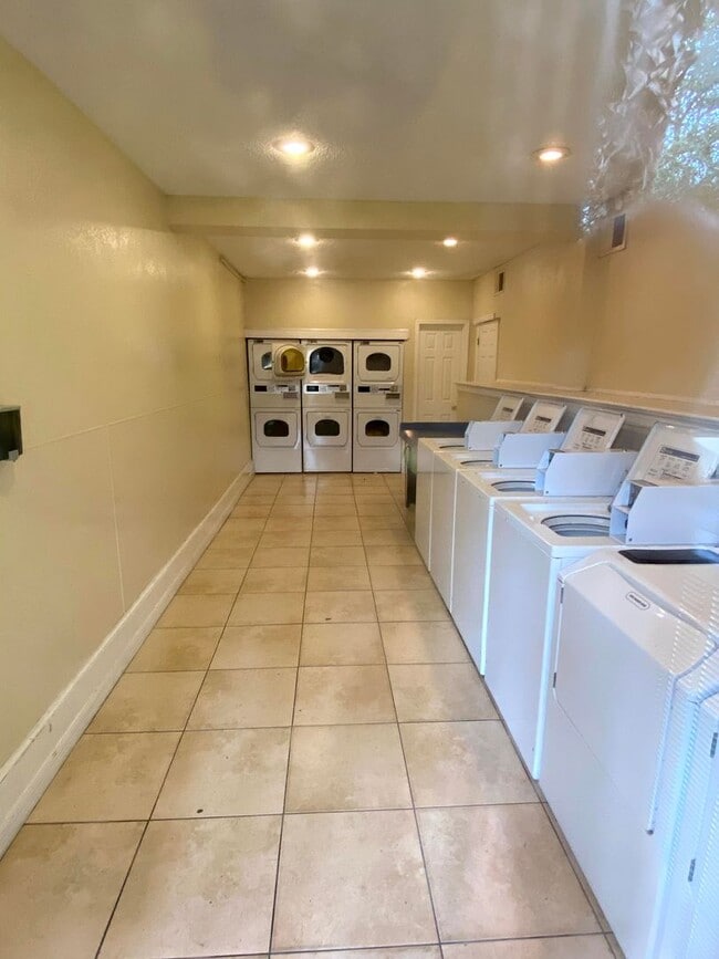 Building Photo - 1954 Conway Rd