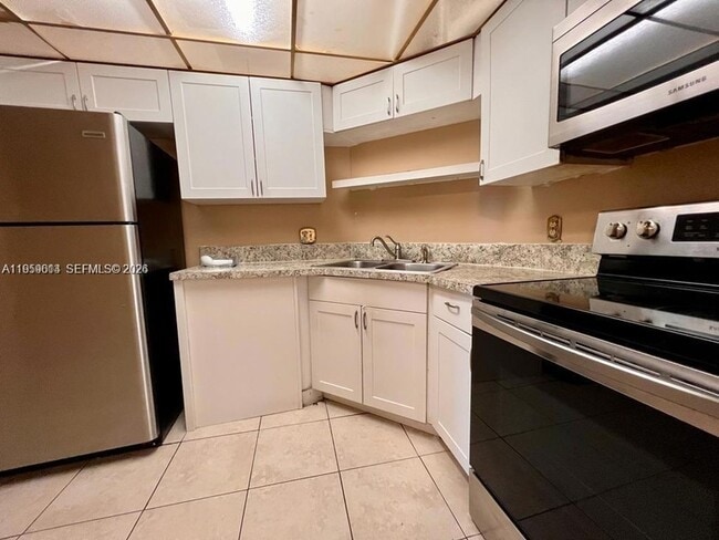 Building Photo - 3300 Spanish Moss Terrace