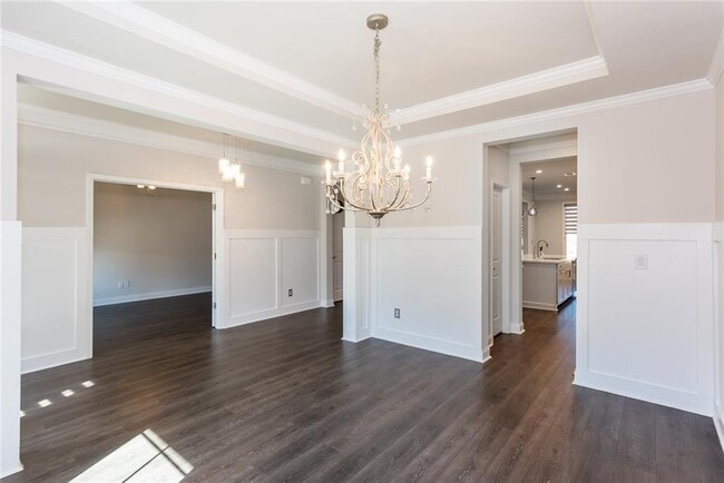 Building Photo - 5015 Montes Ln