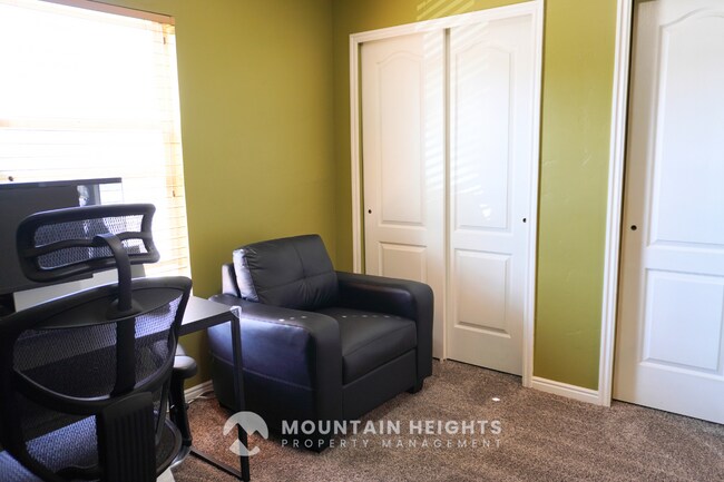 Building Photo - 10983 Sunup Way