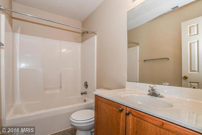 Building Photo - 2109 Bristol Dr