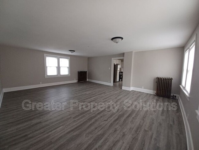 Building Photo - 1719 Sheridan Ave