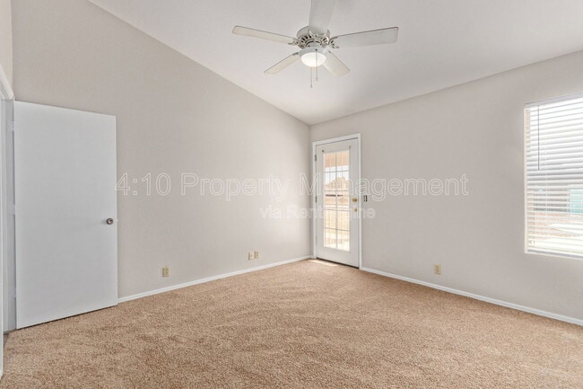 Building Photo - 2381 W Redwood Dr