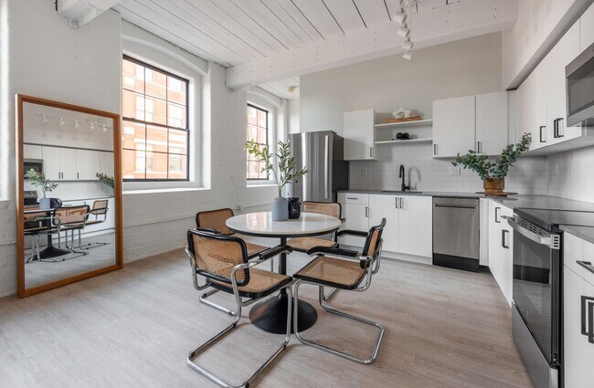 Building Photo - Essex Street Lofts