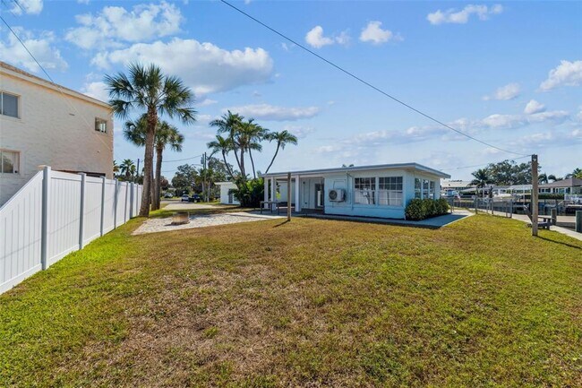 Building Photo - 1733 Bayou Grande Blvd NE