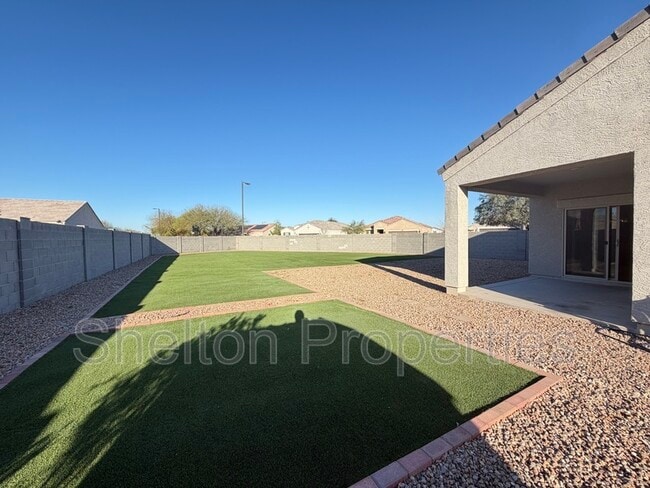Building Photo - 25681 W Desert Dr