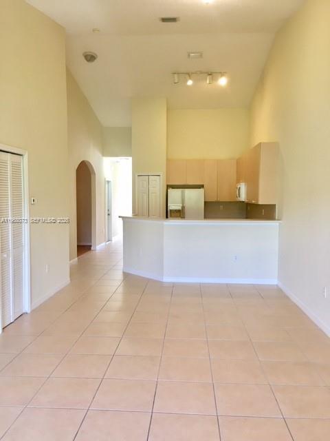 Building Photo - 3323 NE 11th Dr