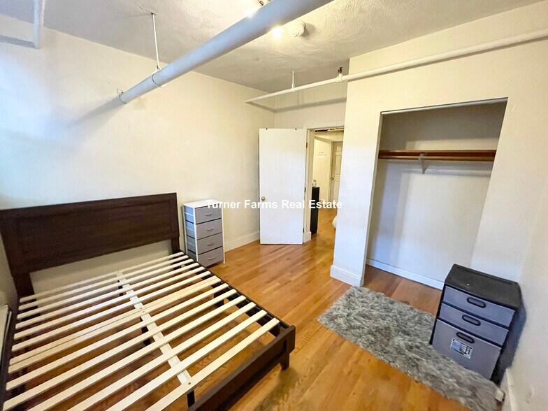 Building Photo - 80 Saint Stephen St