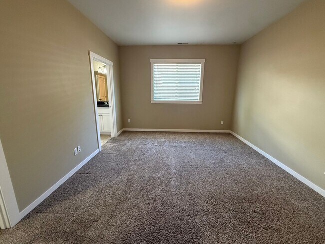 Building Photo - Now renting 3 bedroom 2 bathroom House, visit our website at www.stillproperties.com