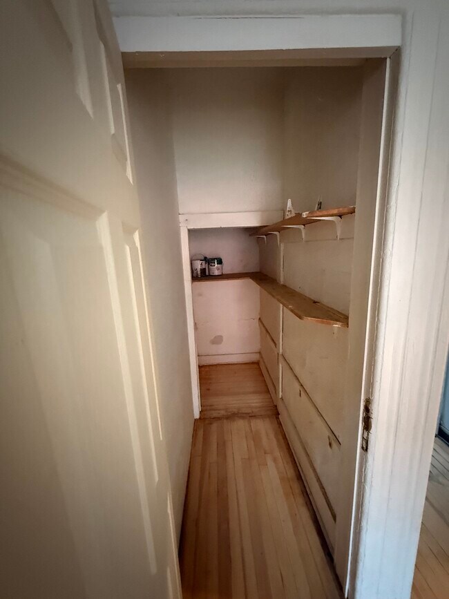 Building Photo - 113 Victory Ave - Schuyler Labar