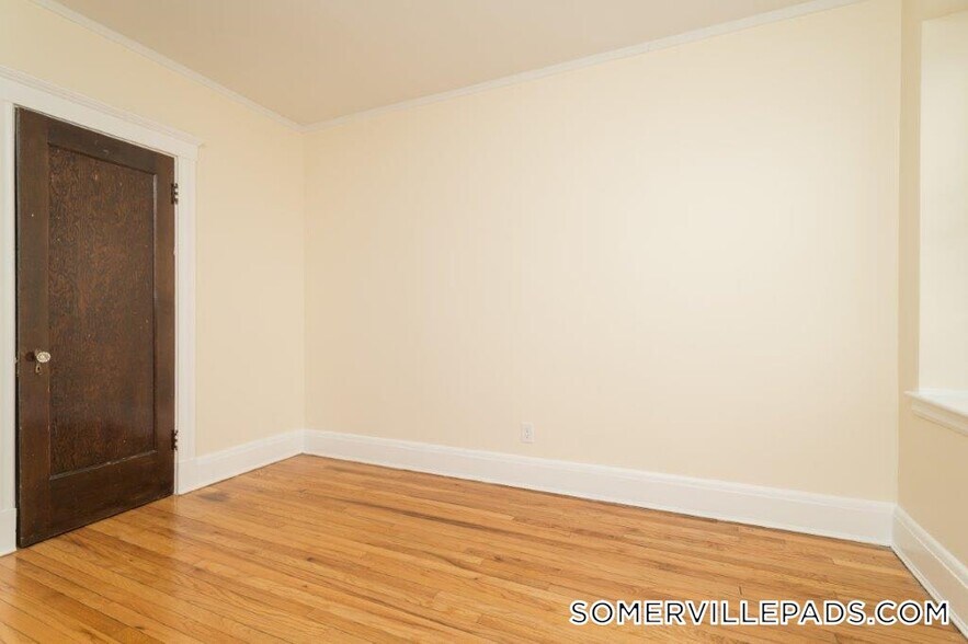Building Photo - 123 Highland Ave