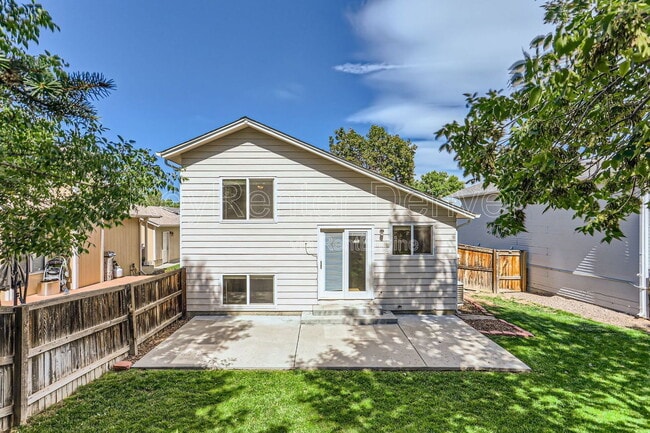 Building Photo - 460 E Arden Cir