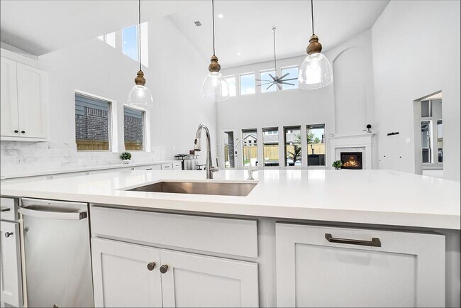 Building Photo - 15014 Little Fox Canyon Tr