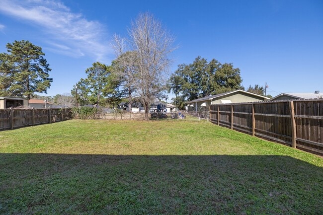 Building Photo - 196 Goldenrod