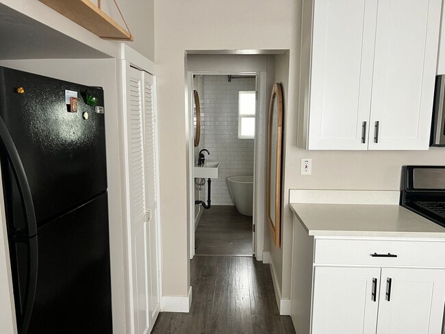 Building Photo - Newly Remodeled House in West Valley for Rent