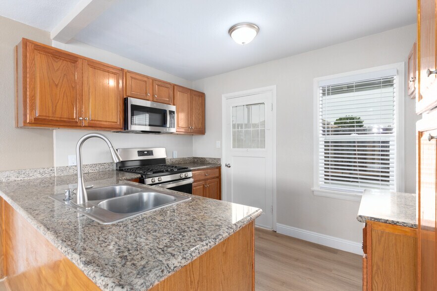 Building Photo - 7610 Lansing Dr