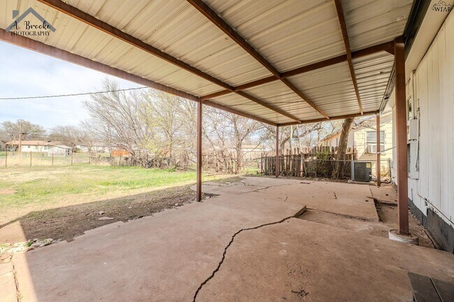 Building Photo - 1624 Sunnyside Ln