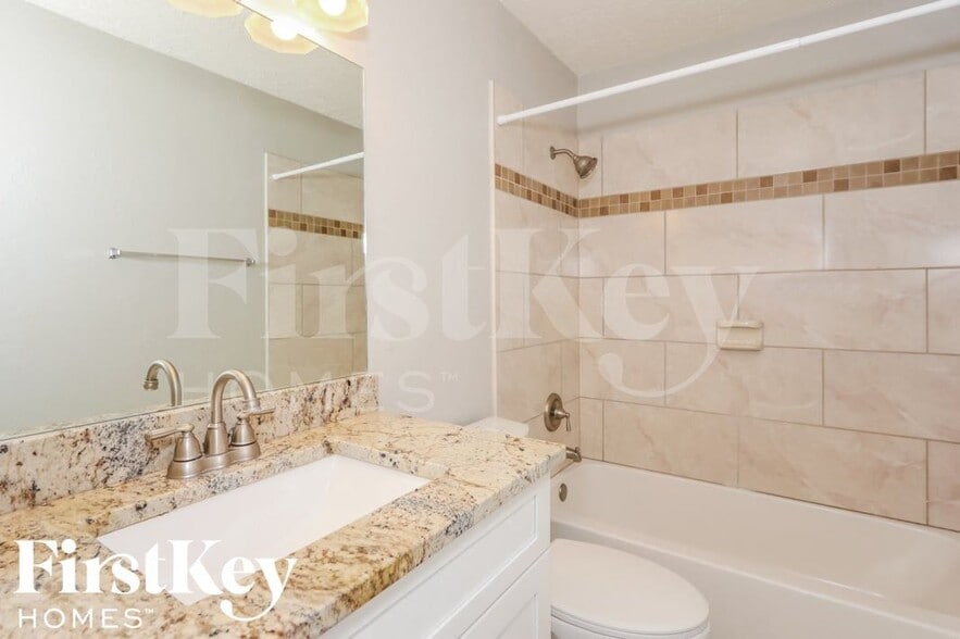 Building Photo - 9217 Pomelo Rd E