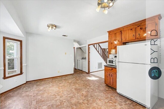 Building Photo - 5961 Sara Kay Dr