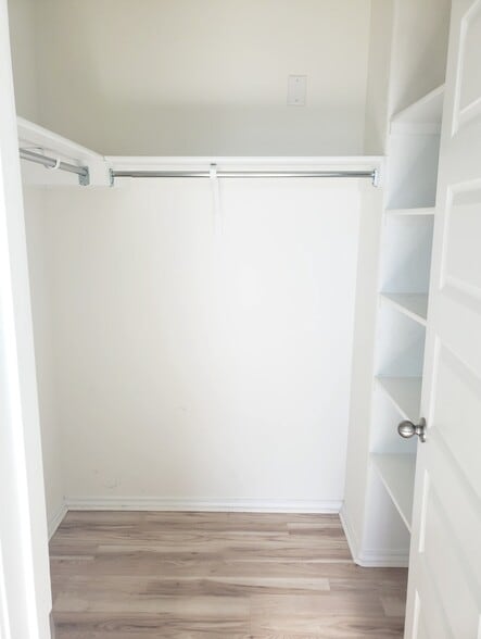 Master Bedroom Extra Bath Closet - 1126 Loganberry Dr