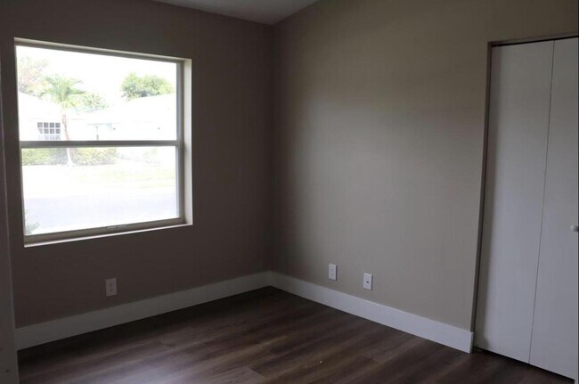 Building Photo - 125 Buffet Key