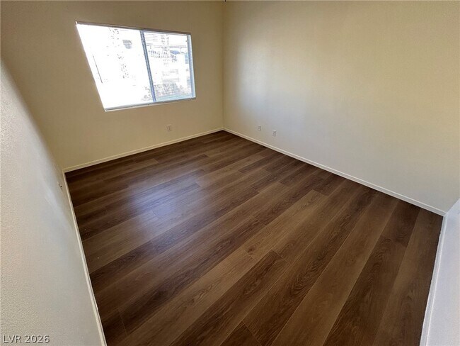 Building Photo - 2110 Los Feliz St