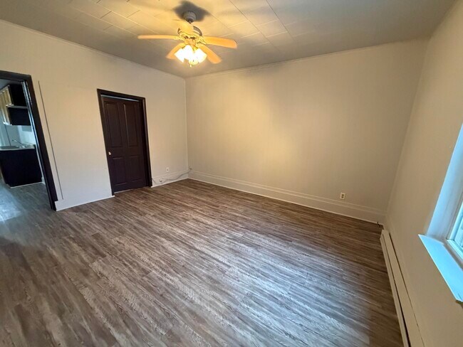 Building Photo - 618 Porter-