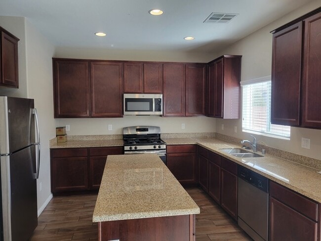 Building Photo - Beautiful 4-Bedroom Home! Must see!