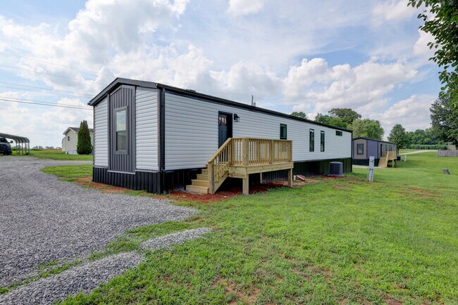 Building Photo - 5233 Clarksville Rd