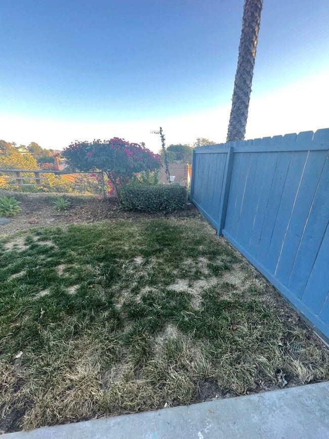 Building Photo - 3256 Carr Dr