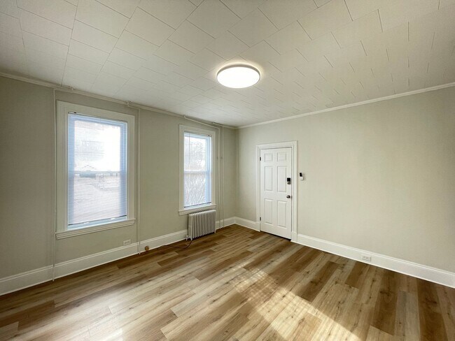 Building Photo - 73 6th St